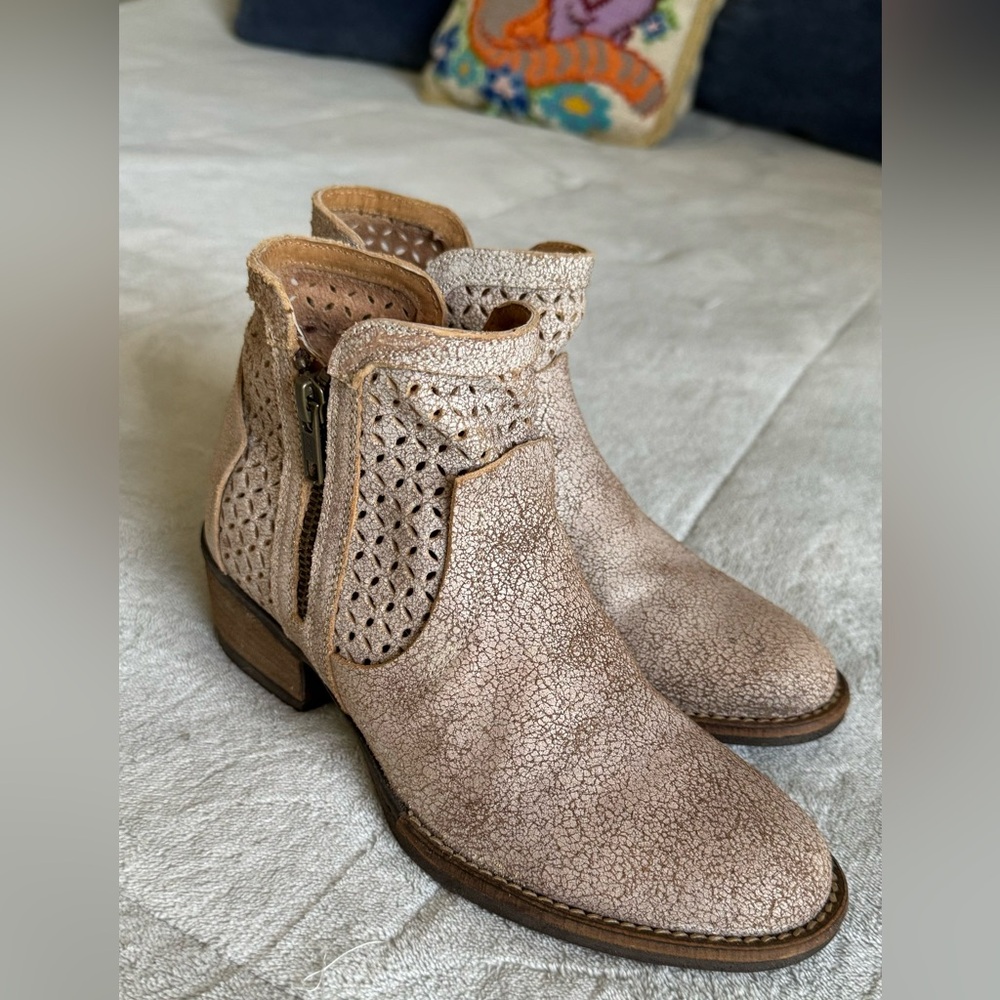 Corkys Textured Beige Ankle Booties